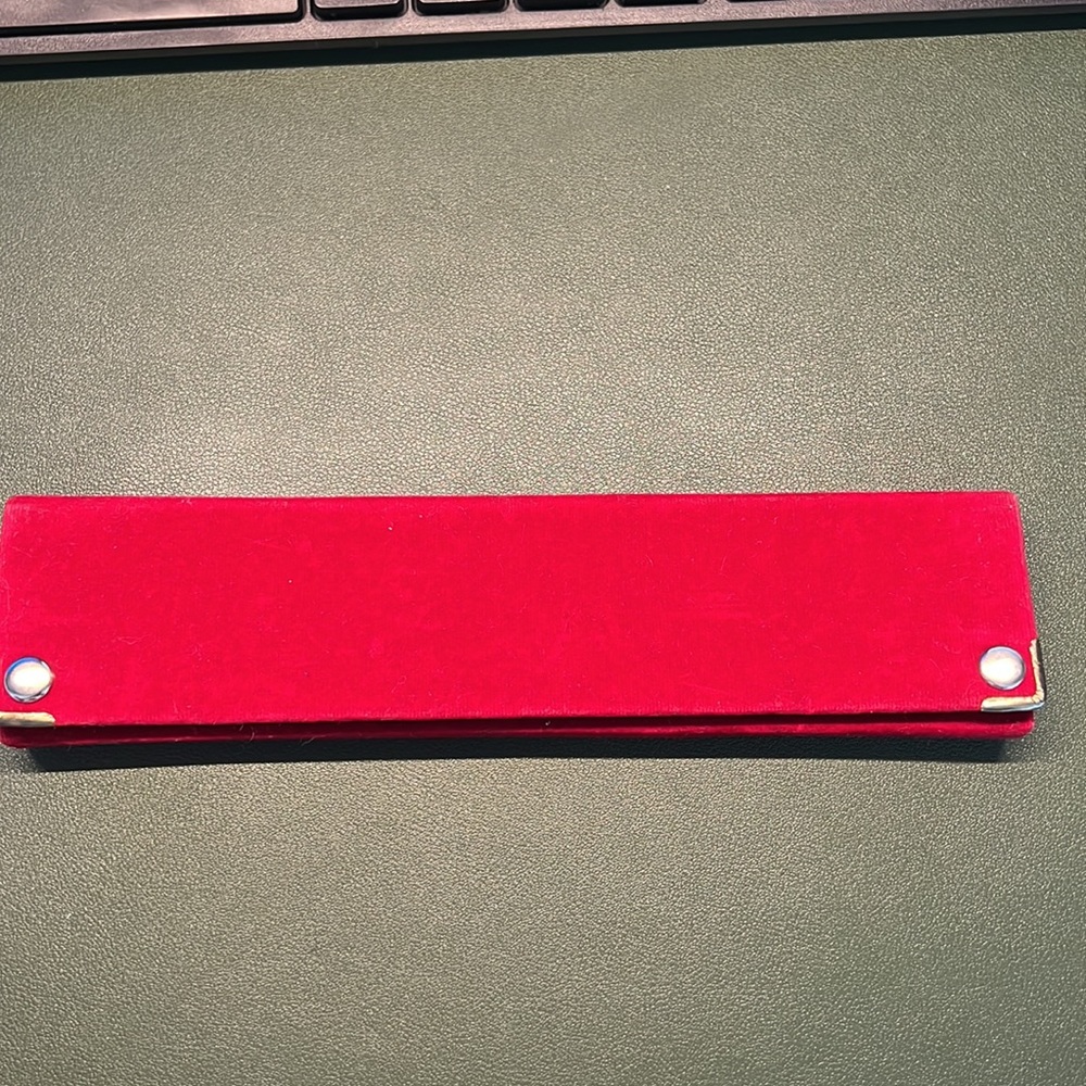 Sapphire tennis bracelet with silver crown beads - Picture 7 of 8